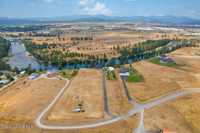 528 S Rapids Bend LN, Post Falls, ID 83854
