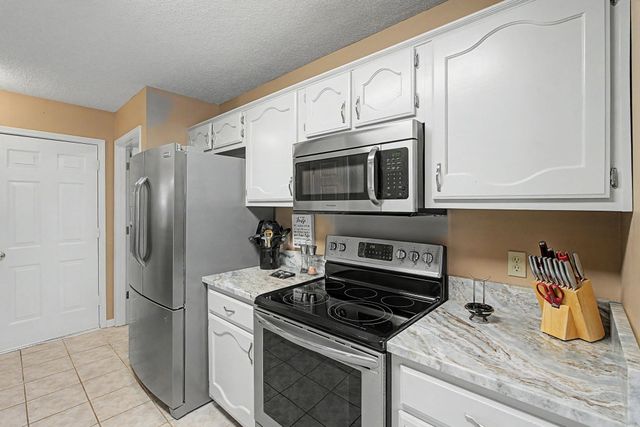 10041 WOODLAND ELM CT, Lakeland, TN 38002
