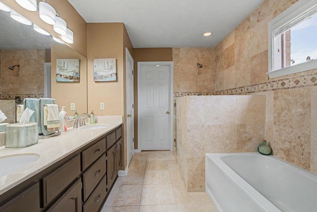 10041 WOODLAND ELM CT, Lakeland, TN 38002