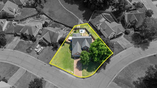10041 WOODLAND ELM CT, Lakeland, TN 38002