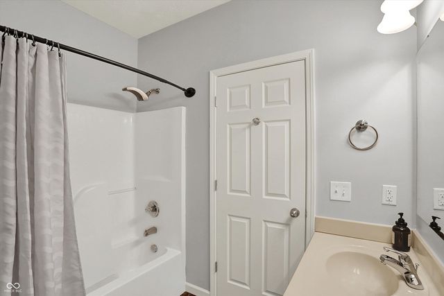 1066 Reserve Way, Indianapolis, IN 46220