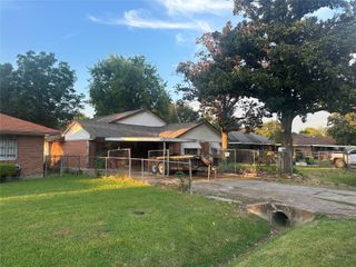 513 Sunnyside Street, Houston, TX 77076