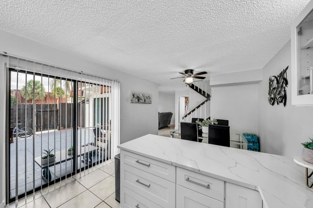 2228 WHITE PINE Circle A, Greenacres, FL 33415