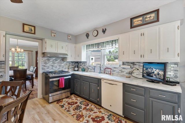 2320 26TH Street, Rock Island, IL 61201