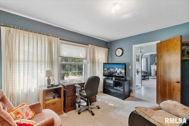 2320 26TH Street, Rock Island, IL 61201