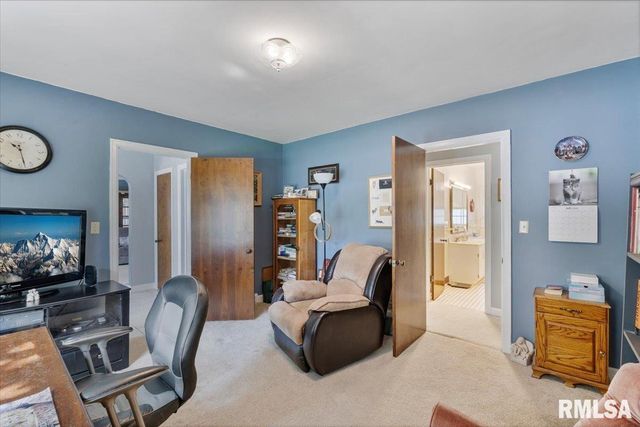 2320 26TH Street, Rock Island, IL 61201