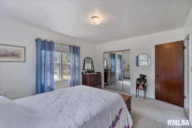 2320 26TH Street, Rock Island, IL 61201