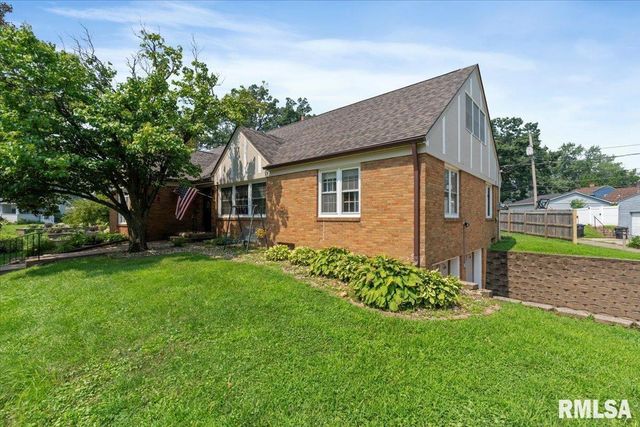 2320 26TH Street, Rock Island, IL 61201