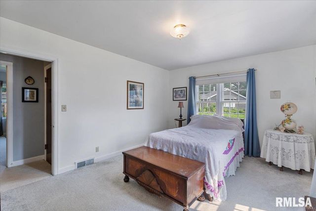 2320 26TH Street, Rock Island, IL 61201