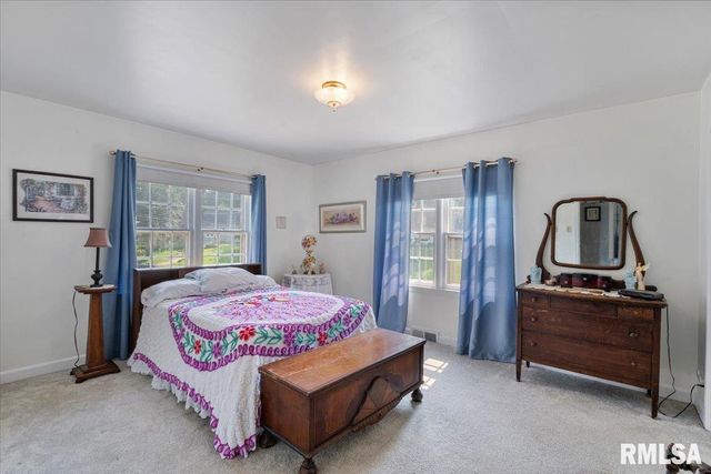 2320 26TH Street, Rock Island, IL 61201