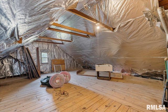 2320 26TH Street, Rock Island, IL 61201