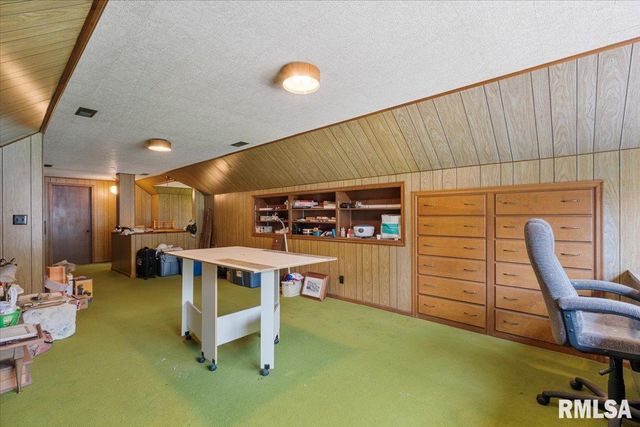 2320 26TH Street, Rock Island, IL 61201