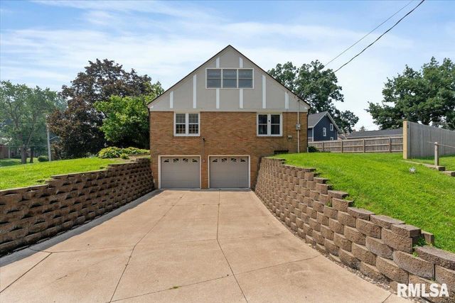 2320 26TH Street, Rock Island, IL 61201