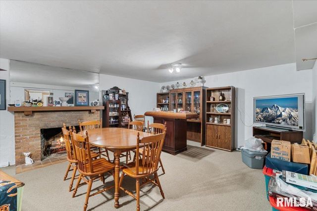 2320 26TH Street, Rock Island, IL 61201