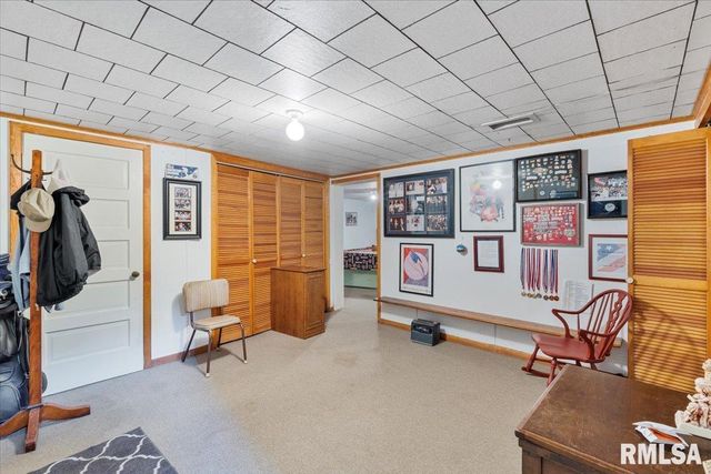 2320 26TH Street, Rock Island, IL 61201