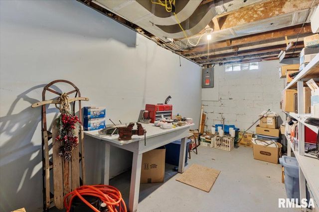 2320 26TH Street, Rock Island, IL 61201