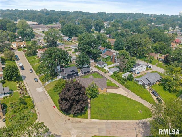 2320 26TH Street, Rock Island, IL 61201