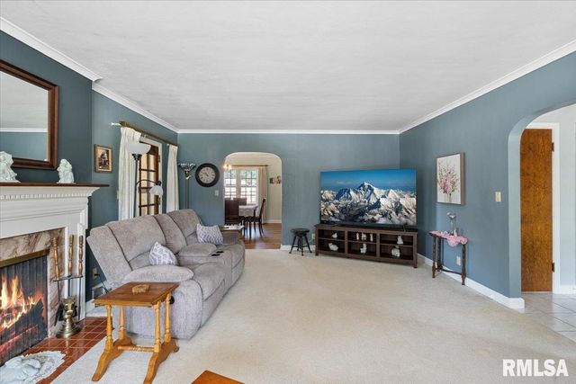 2320 26TH Street, Rock Island, IL 61201