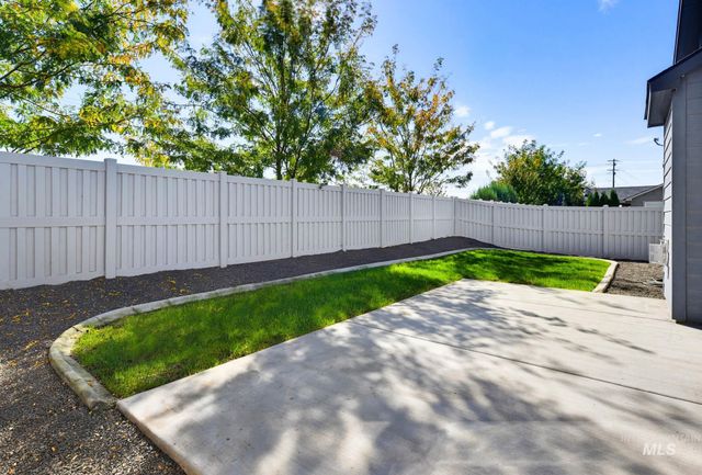 2517 W Skylar St, Nampa, ID 83686