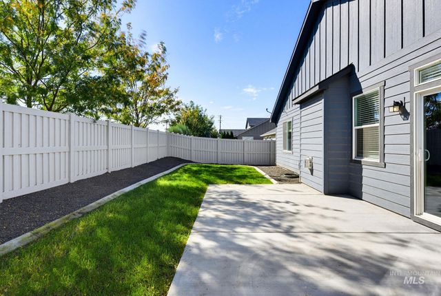 2517 W Skylar St, Nampa, ID 83686