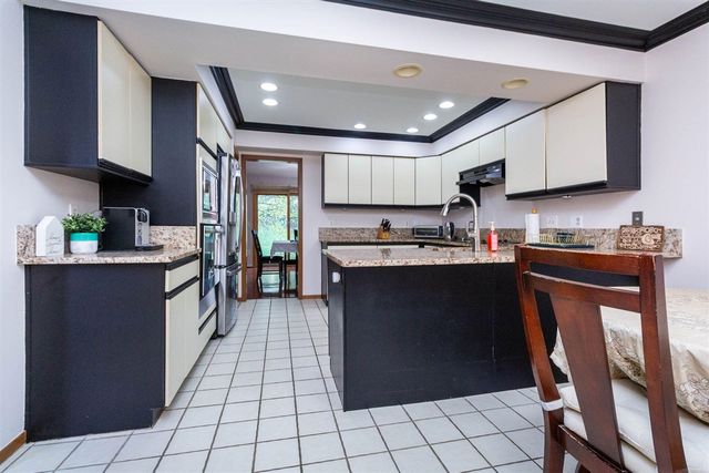 37834 Siena Drive, Farmington Hills, MI 48331