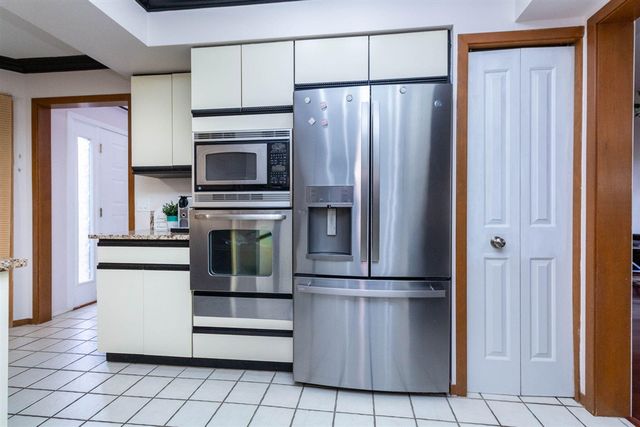 37834 Siena Drive, Farmington Hills, MI 48331