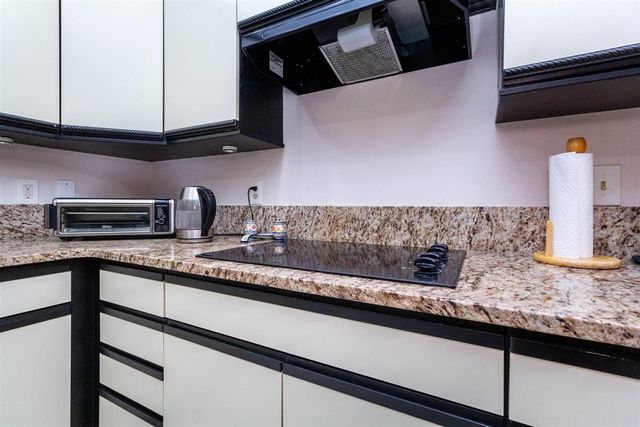 37834 Siena Drive, Farmington Hills, MI 48331