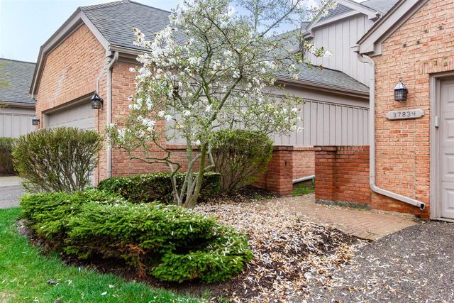 37834 Siena Drive, Farmington Hills, MI 48331