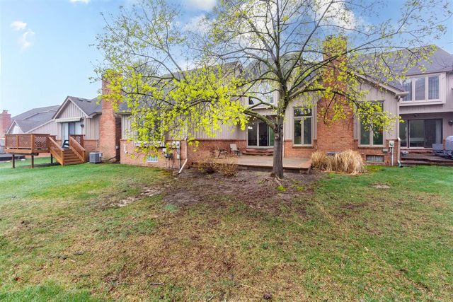 37834 Siena Drive, Farmington Hills, MI 48331