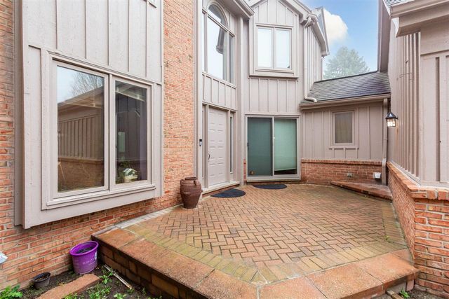 37834 Siena Drive, Farmington Hills, MI 48331