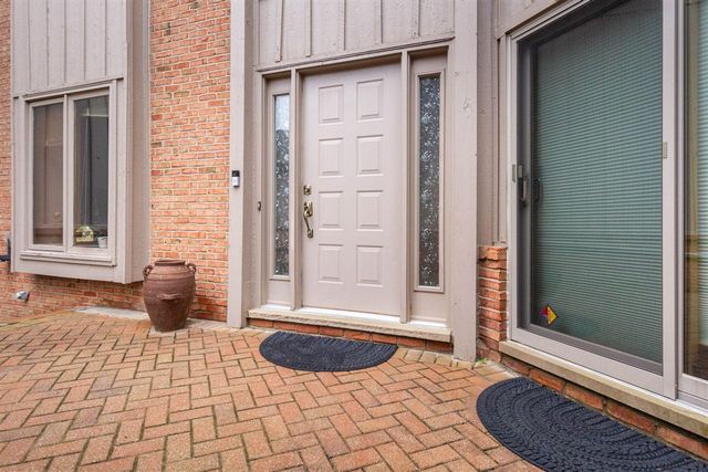 37834 Siena Drive, Farmington Hills, MI 48331