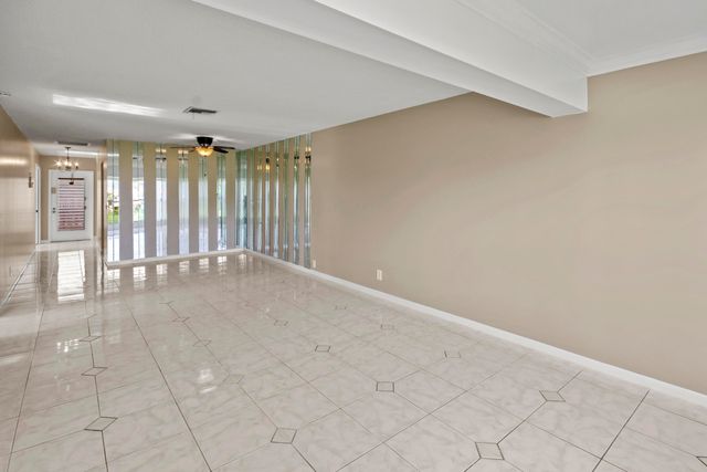 1421 NW 20th Avenue, Delray Beach, FL 33445