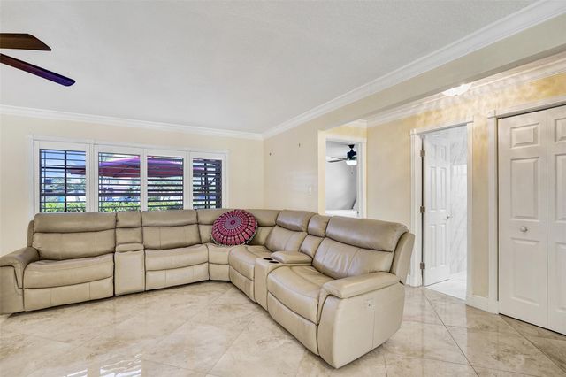 10216 NW 83rd St, Tamarac, FL 33321