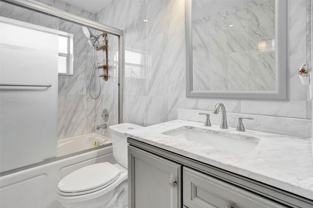 10216 NW 83rd St, Tamarac, FL 33321