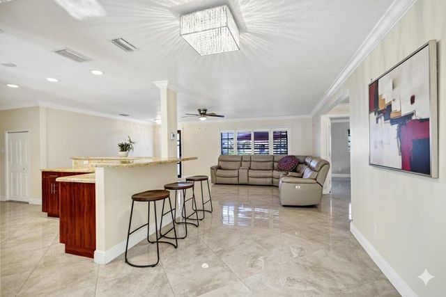 10216 NW 83rd St, Tamarac, FL 33321