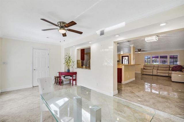 10216 NW 83rd St, Tamarac, FL 33321