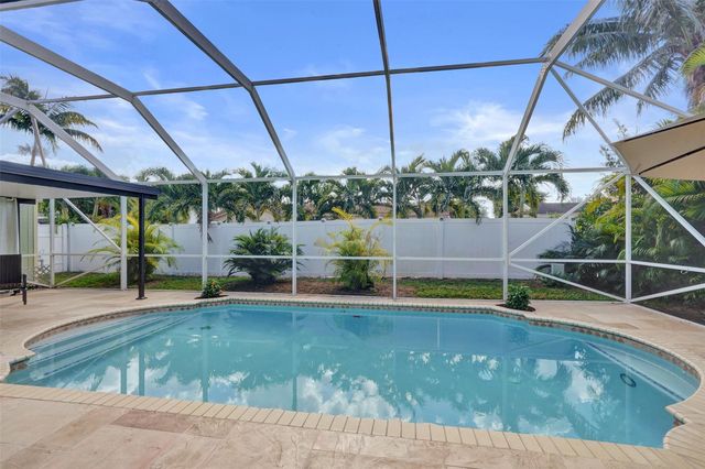 10216 NW 83rd St, Tamarac, FL 33321