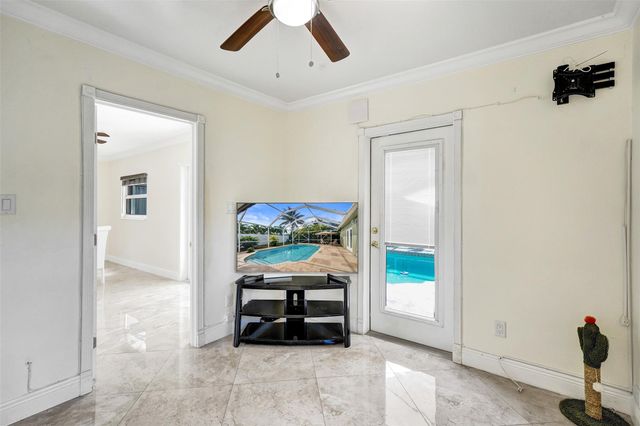 10216 NW 83rd St, Tamarac, FL 33321