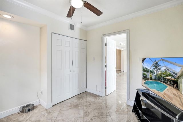 10216 NW 83rd St, Tamarac, FL 33321