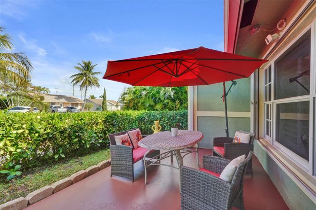 10216 NW 83rd St, Tamarac, FL 33321