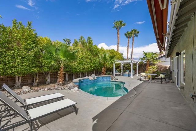 664 E Lily Street, Palm Springs, CA 92262