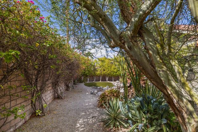 664 E Lily Street, Palm Springs, CA 92262