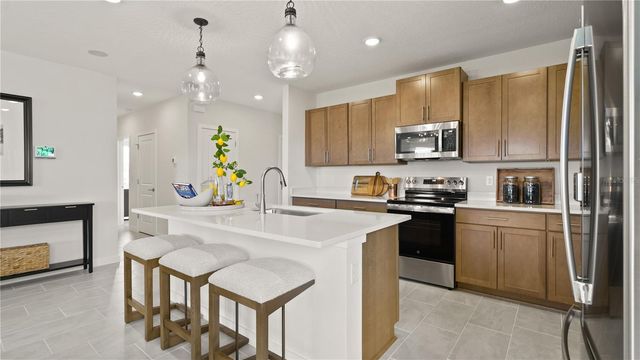 2261 CROWN ROCK BLUFF DRIVE, Lake Hamilton, FL 33851