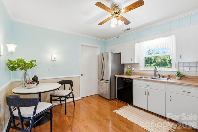 112 Queensbury Road, Winston Salem, NC 27104