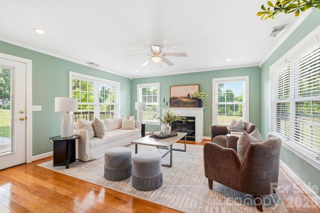 112 Queensbury Road, Winston Salem, NC 27104
