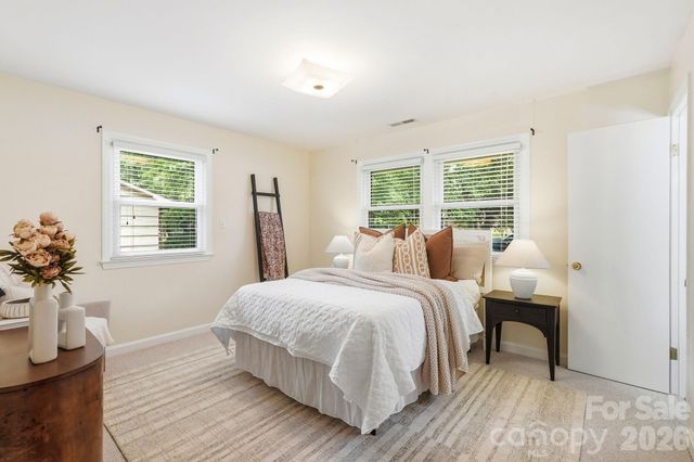 112 Queensbury Road, Winston Salem, NC 27104