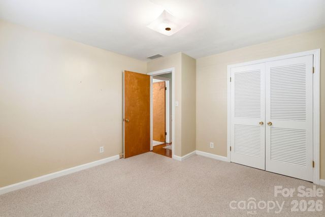 112 Queensbury Road, Winston Salem, NC 27104