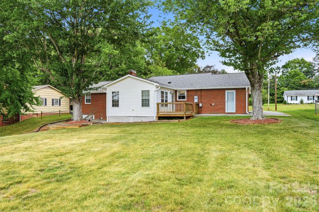 112 Queensbury Road, Winston Salem, NC 27104