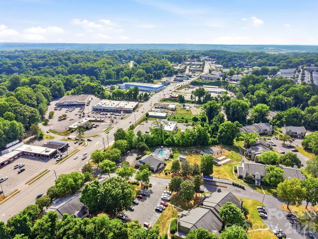 112 Queensbury Road, Winston Salem, NC 27104