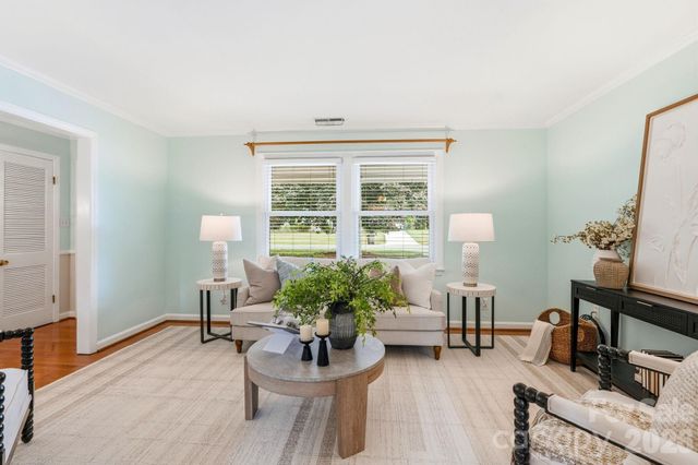 112 Queensbury Road, Winston Salem, NC 27104